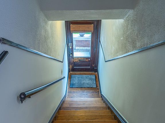 2nd image of 3943 Hartford St APT A