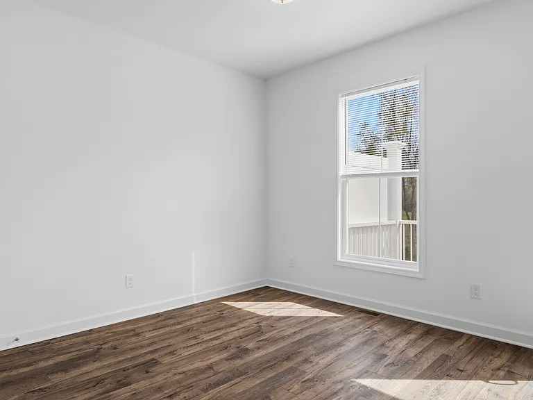 1053 Balsam Ln — Photo 13