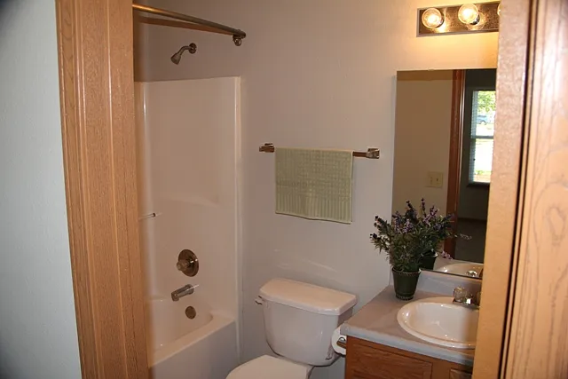 633 Royce Dr — Photo 6