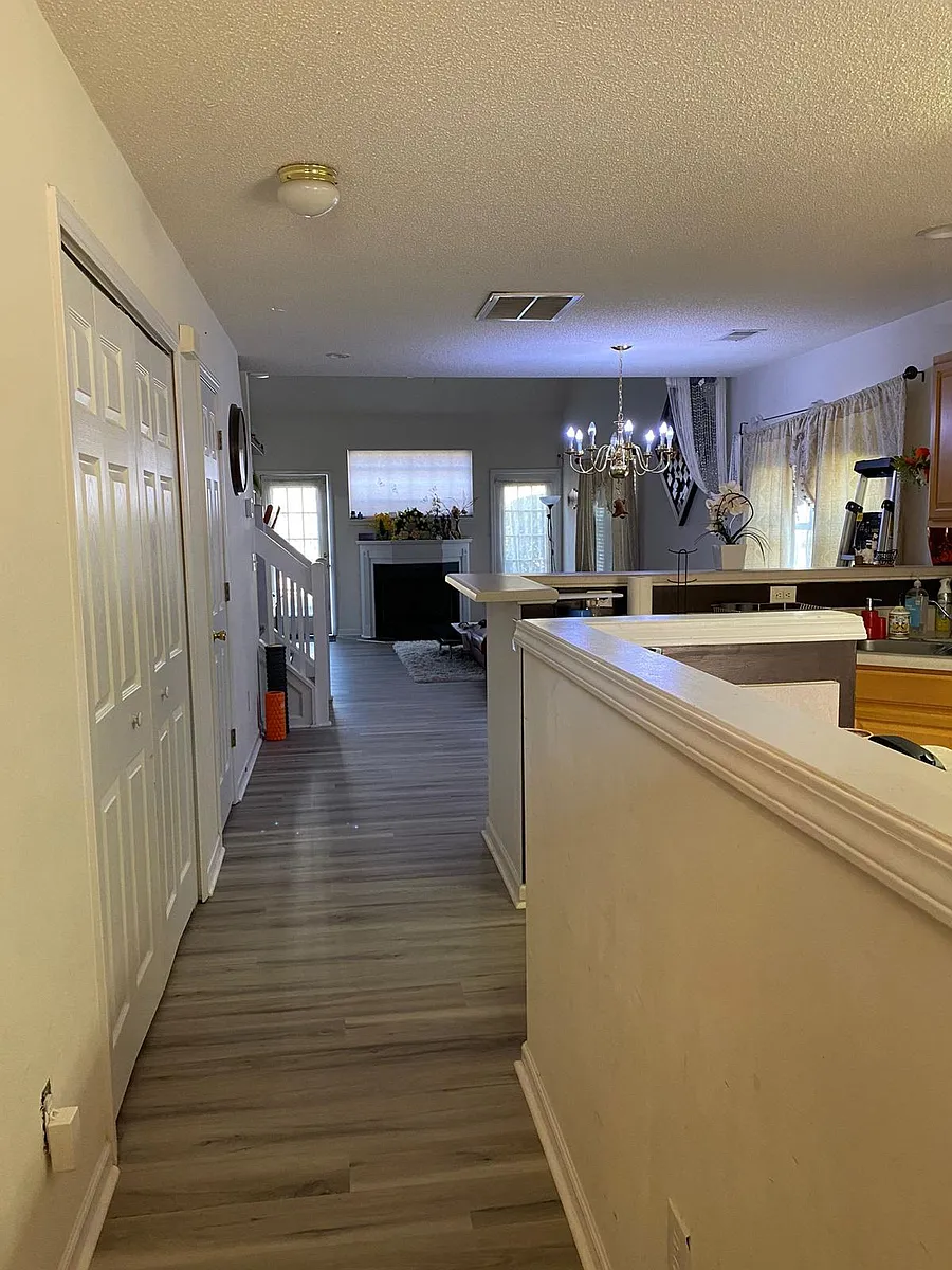 Foyer - 8756 Robinson Forest Dr