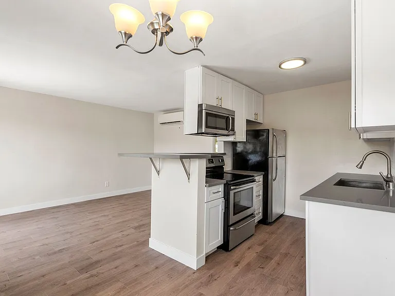 Ave 59 - Highland Park Apartments(Rivendell) — Photo 9