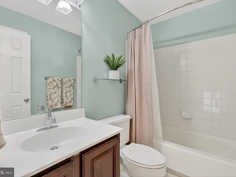 6635 Dunwich Way — Photo 24