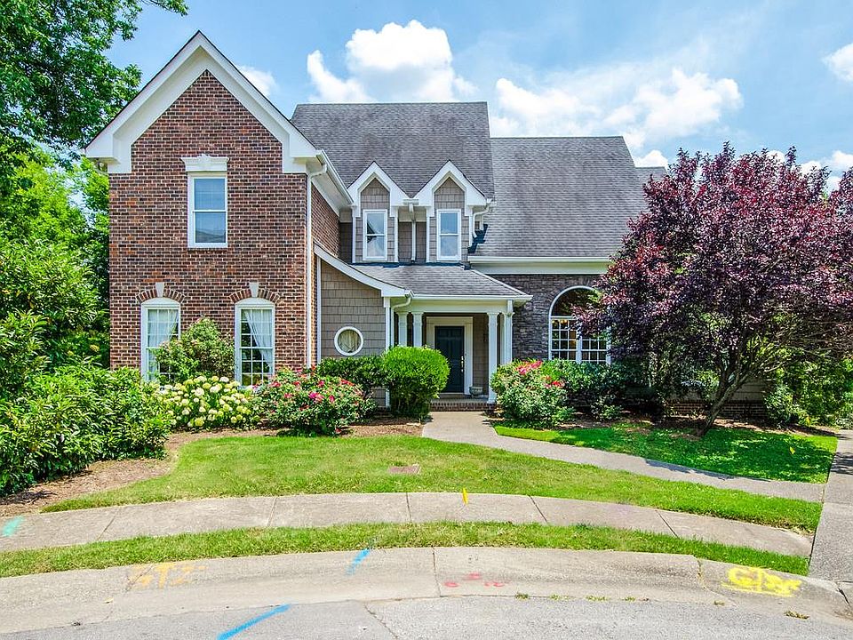 1st image of 104 Oxton Hill Ln