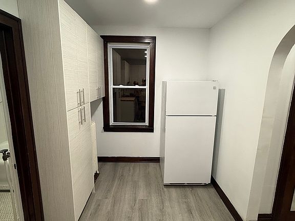 5th image of 115 E Jackson St #11