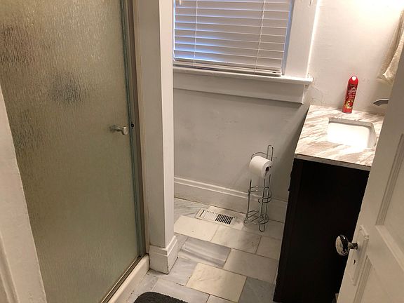 4th image of 51 E Lane Ave #51