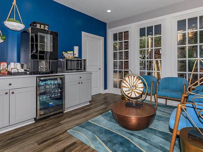 Sawgrass Apartments — Photo 2