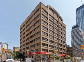 555 Yonge St
