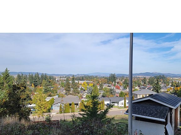 3rd image of 1 Queens Ave
