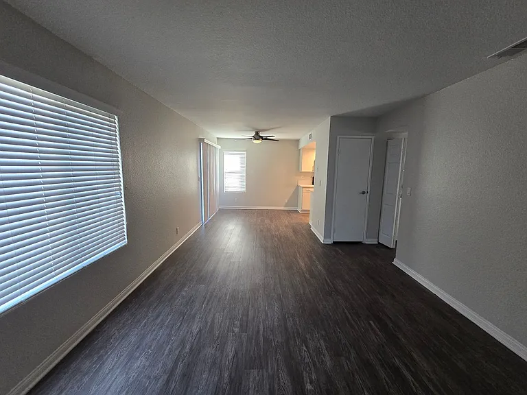 Corona Pointe Resort — Photo 140