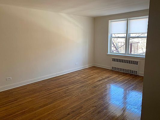 1st image of 2525 W 2nd St APT 3C