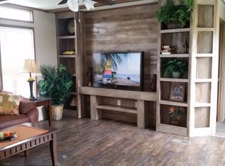 2354 Wellington Green Dr, Clarksville, IN 47129