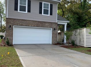 1015 Sawmill Ct, Awendaw, SC 29429