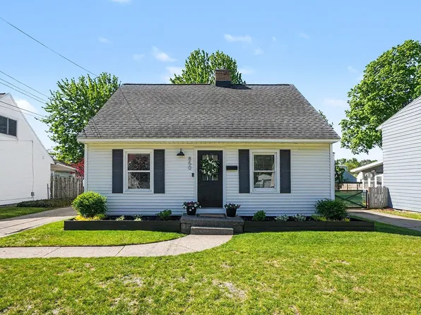 850 Colrain St SW, Wyoming, MI 49509