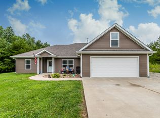 10900 E Kroeger Rd, Centralia, MO 65240