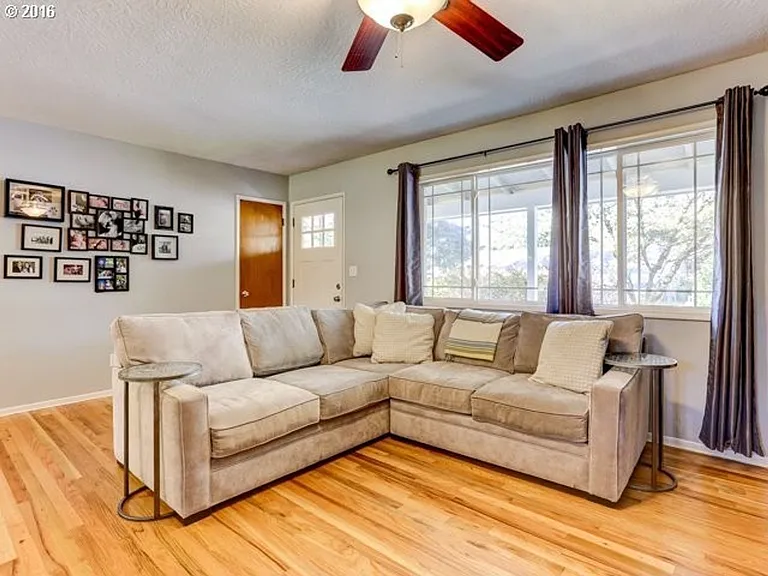 2520 SW Edgemoor Ave — Photo 4