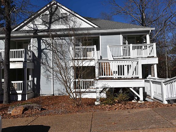 2nd image of 3022 Summerhill Pl