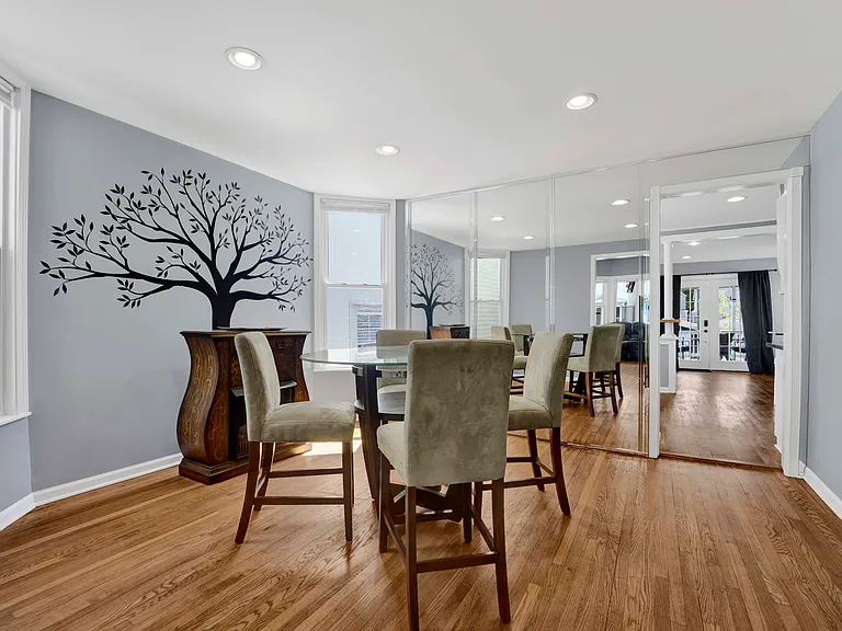 3721 W Shakespeare Ave — Photo 3