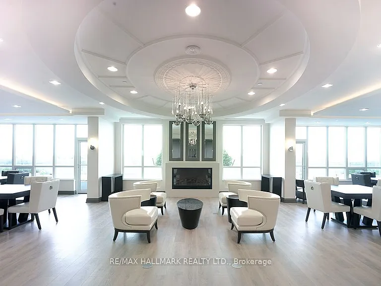 7171 Yonge St #Penthouse 301 — Photo 23