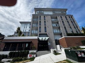 82 1st St, New Westminster, BC
