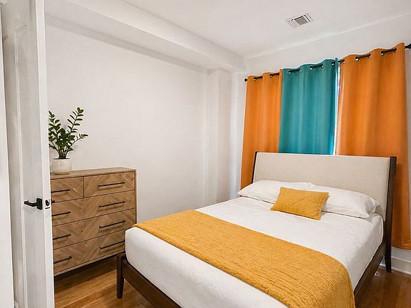 5th image of 475 Herkimer St APT 1R