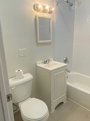 Rented by REMAX Elite | media 8