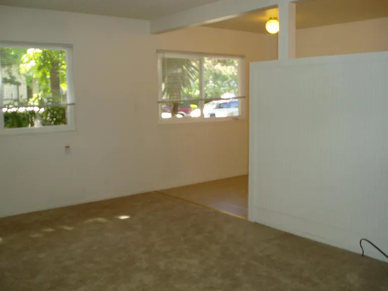 1058 Roewill Dr #2 — Photo 6