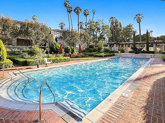 4th image of 102 S Orange Grove Blvd #105