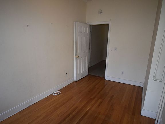 5th image of 724 Metropolitan Ave #3