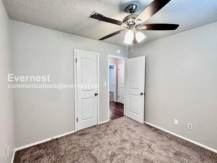 606 North Village Ave — Photo 15