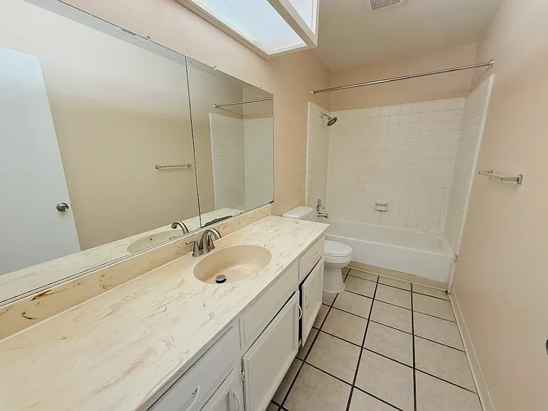 1760 Conestoga Dr #B — Photo 4
