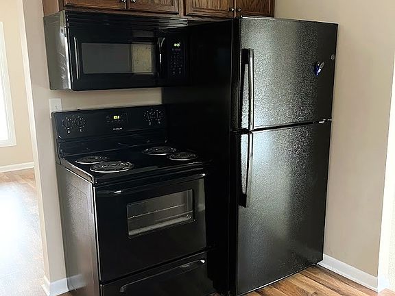 3rd image of 606 Omaha St