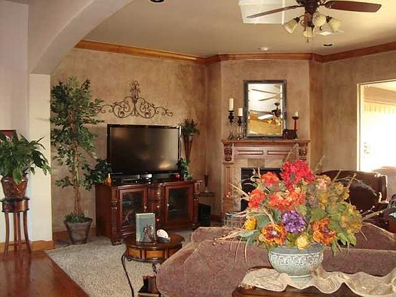 3rd image of 10617 Pinewood Forest Cir