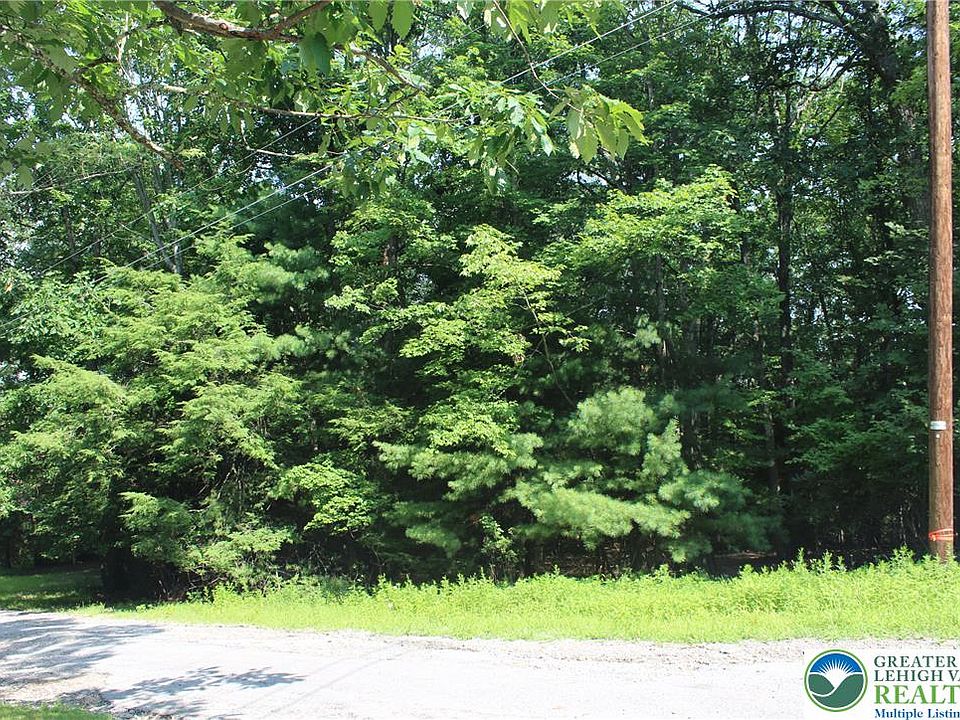 1st image of 12 Turkey Ridge Dr