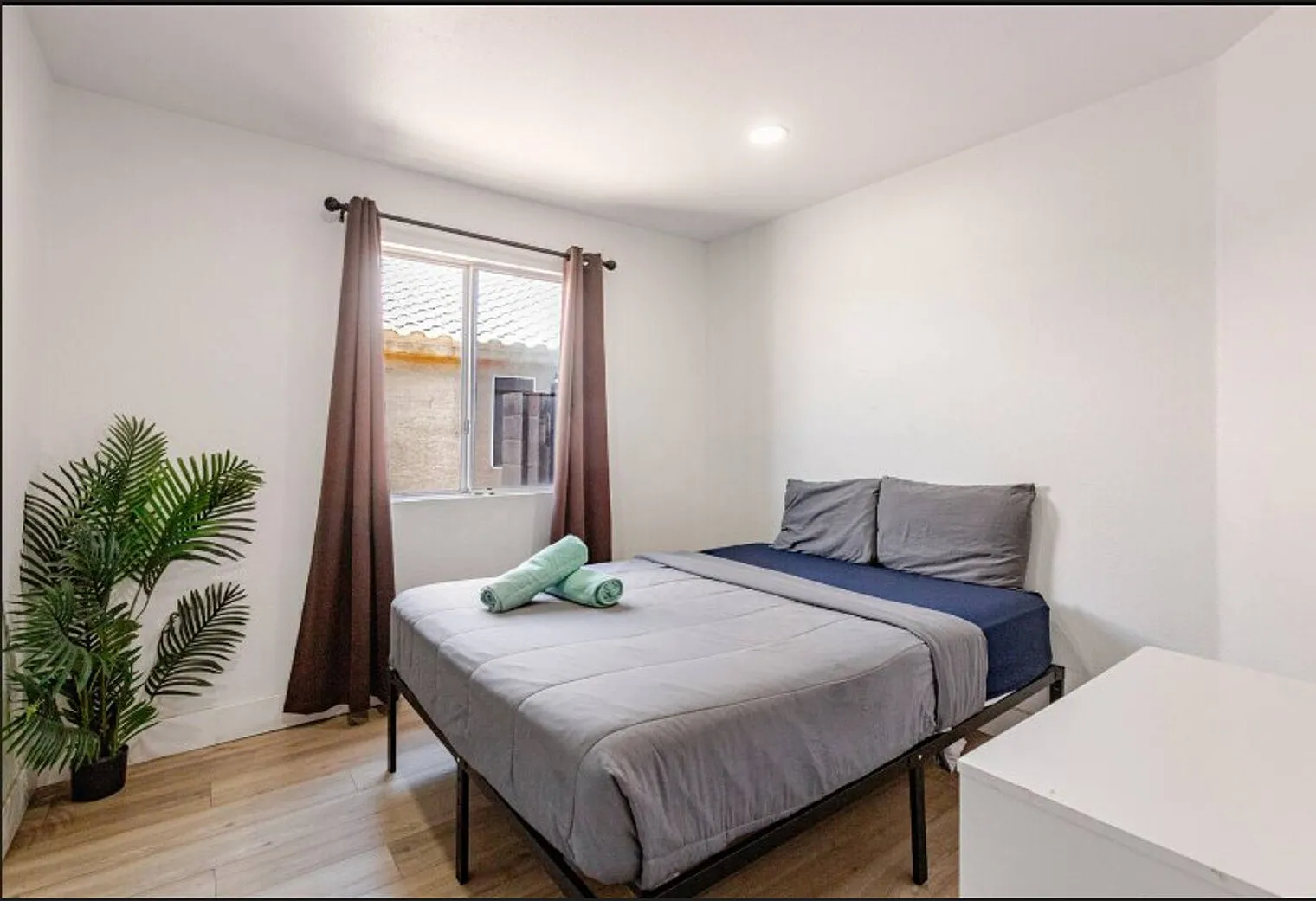 3 bed, 2.0 bath, $7,489 — Photo 4