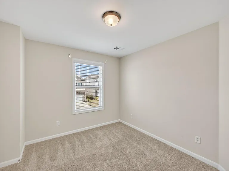 255 Mansell — Photo 28