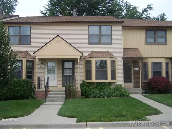 3045 Carly Ct #1, Auburn Hills, MI 48326