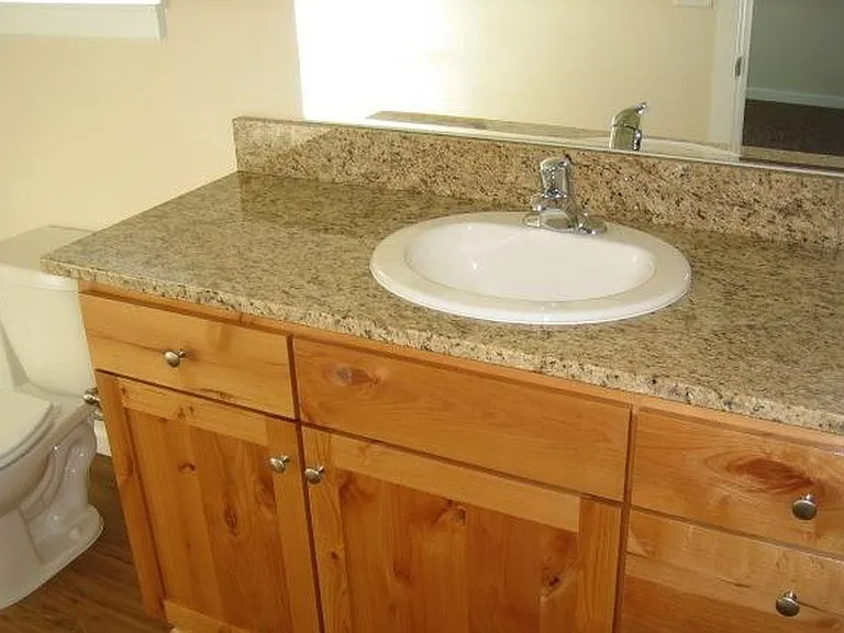 1587 SW Hayter St — Photo 14