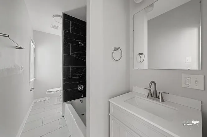 742 E Downer Pl — Photo 5