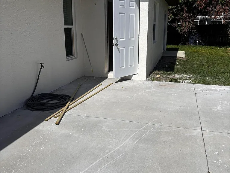 450 SW Eyerly Ave — Photo 32
