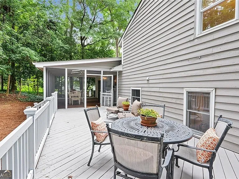 130 Cains Cove Dr — Photo 24