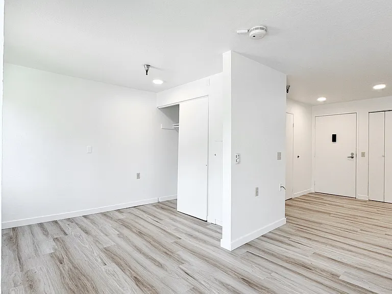 Unit 428 - Top Floor
