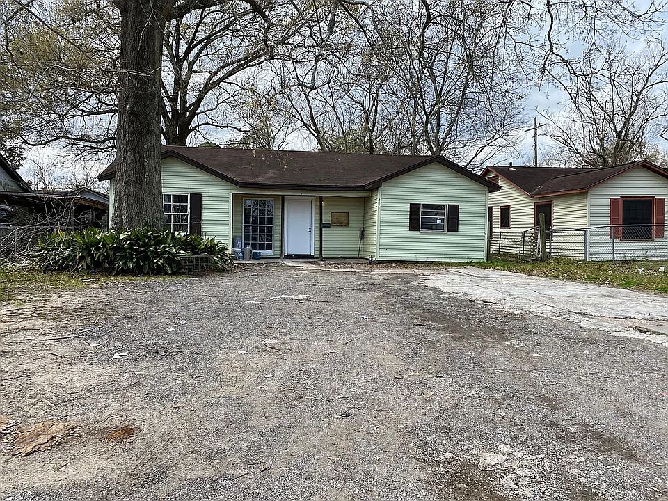 1st image of 3875 E Lynwood Dr