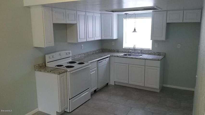 2nd image of 181 Ulster Ln #1