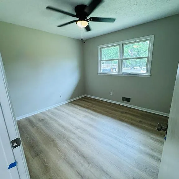 119 Dobbins Cir — Photo 14