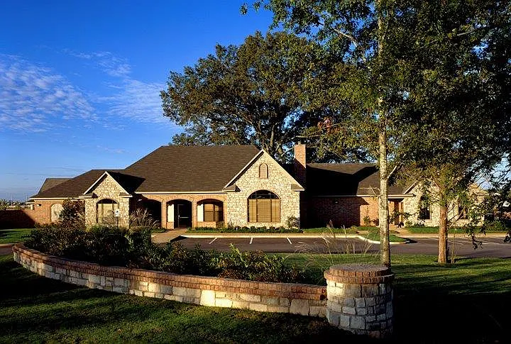 Building Photo 5