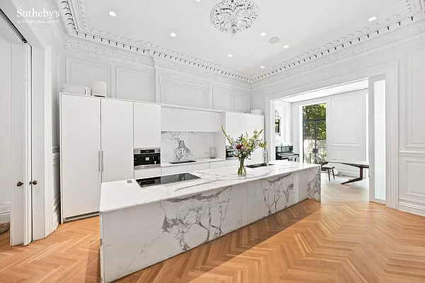 Sold by Sotheby's International Realty | media 8