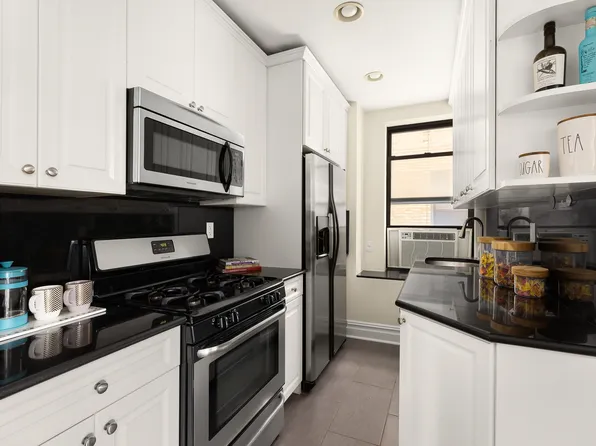 801 Riverside Drive 4B image 3 of 7