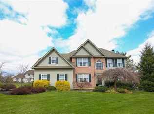 2405 Chardonnay Dr, Macungie, PA 18062