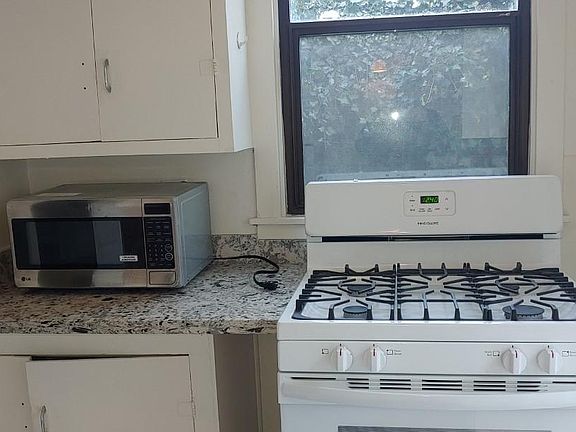 Gas range for cooking