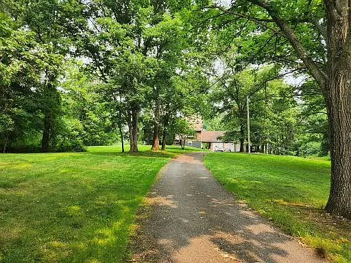 3 bed, 2600 sqft, $4,000 — Photo 2